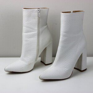 Pretty Little Thing Zip Up Ankle Boot In White Faux Snakeskin Size UK 6 / US 8